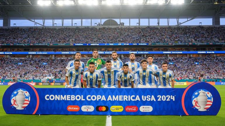 Argentina vence 2-0 a Perú y pasa invicto a 4tos de final de Copa América 