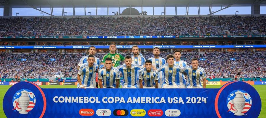 Argentina vence 2-0 a Perú y pasa invicto a 4tos de final de Copa América 