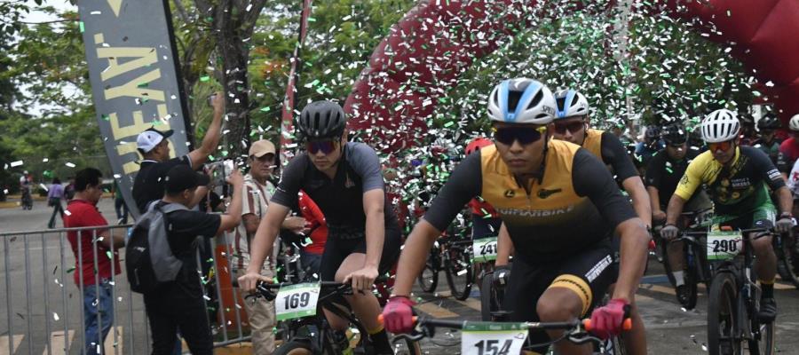 3er Reto Ciclista Ruta de la Jícara y las Tiras Bordadas UJAT contó con la participación de 419 atletas