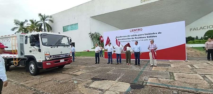 Da Centro banderazo de salida a 13 nuevas unidades de Limpia