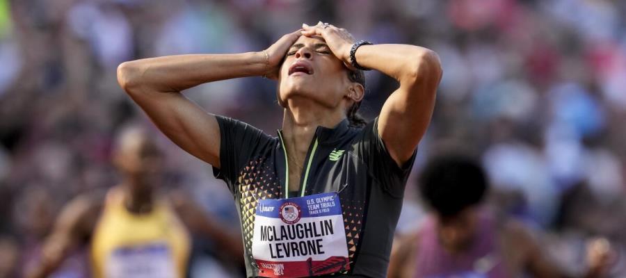 Sydney McLaughlin-Levrone supera su propio récord en 400 metros con vallas