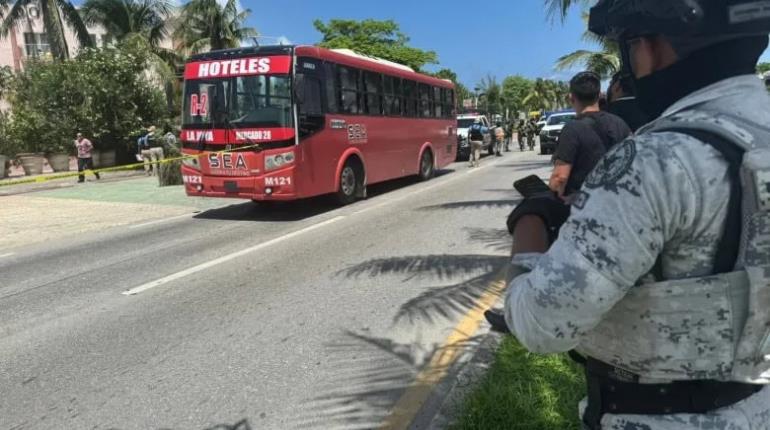 Asesinan a 2 personas dentro de camión en bulevar Kukulcán de Cancún