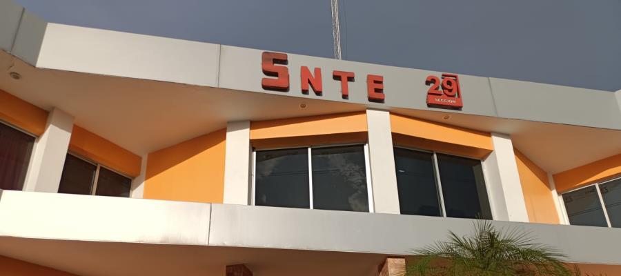 Sección 29 del SNTE exige al Gobierno el pago del retroactivo de aumento salarial