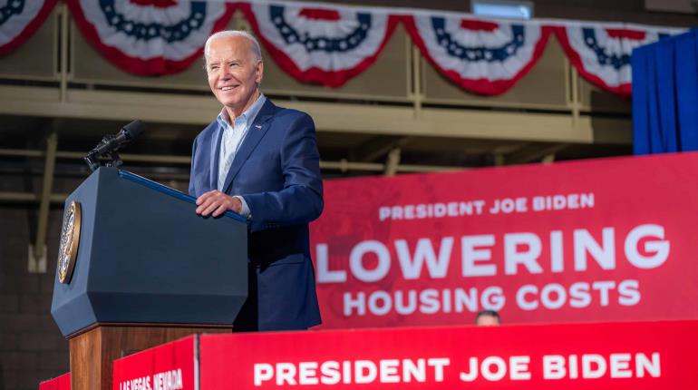 Admite Biden que ve "difícil salvar su candidatura": NYT 