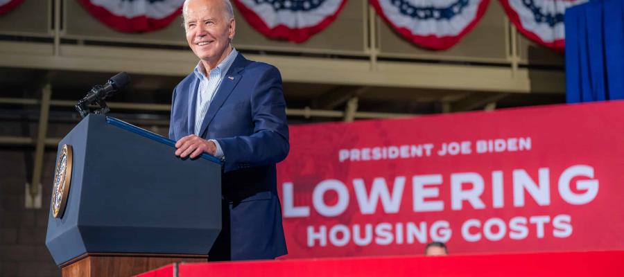 Admite Biden que ve "difícil salvar su candidatura": NYT 