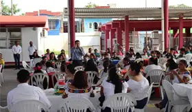 Se reúne Chelo Cano con alumnos sobresalientes