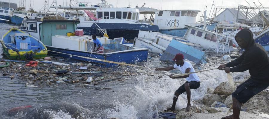 500 jamaicanos han buscado refugio ante impacto del huracán Beryl