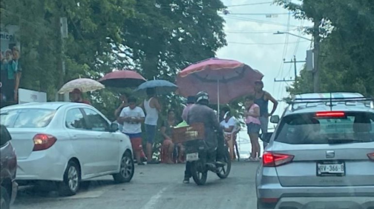 Protestan en Sabina por falta de agua y luz