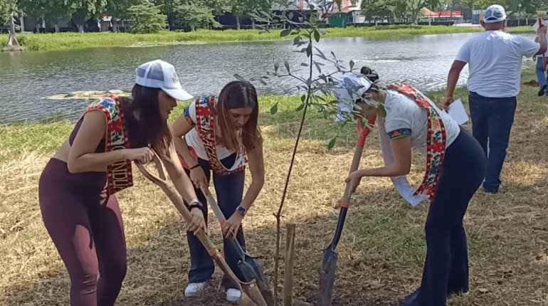 Embajadoras y exembajadoras inician campaña "Reforestab" en el Parque Tabasco