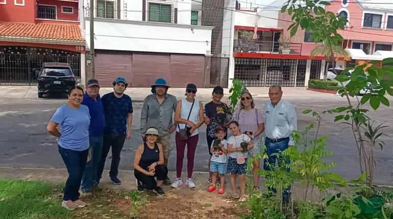 Vecinos de Prados de Villahermosa se suman a jornada de reforestación
