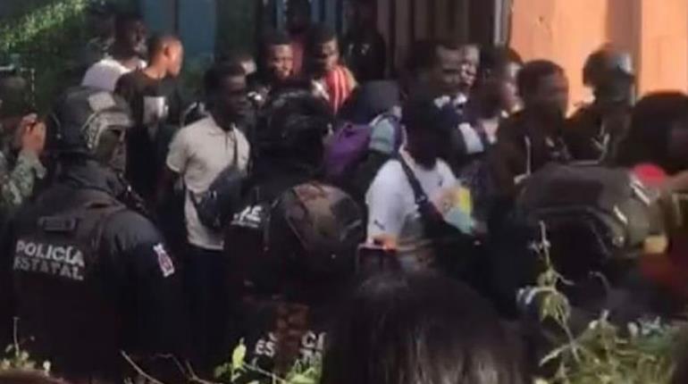 ¡No estaban secuestrados! Localizan a 61 migrantes africanos en Sinaloa