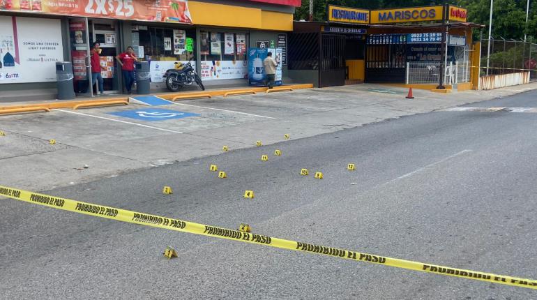 Muere empleado de restaurante en Atasta tras recibir bala pérdida durante persecución
