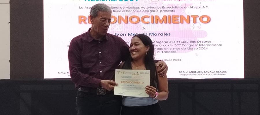 Tabasco gana 2 premios en Concurso Nacional de Miel 2024