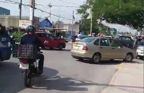 Bloquean la Villahermosa-La Isla por falta de luz