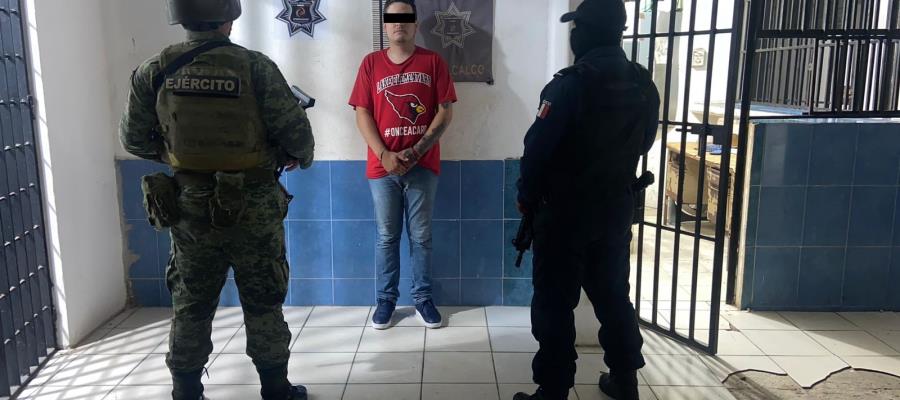 Aseguran drogas y arma en operativos en Comalcalco y Teapa