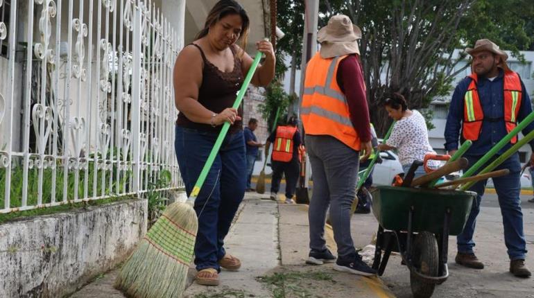 Avanza programa de limpieza de espacios públicos, ahora en la colonia Guayabal 