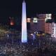 Muere aficionado de Argentina al caer de un cartel en el obelisco durante final de la Copa América