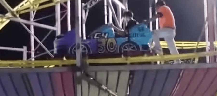 Falla en montaña rusa en feria de Escobedo deja a personas atrapadas en las alturas