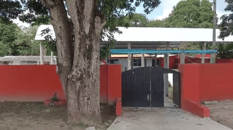 Escuela de Plátano y Cacao recibiría a un solo alumno; podrían cerrarla