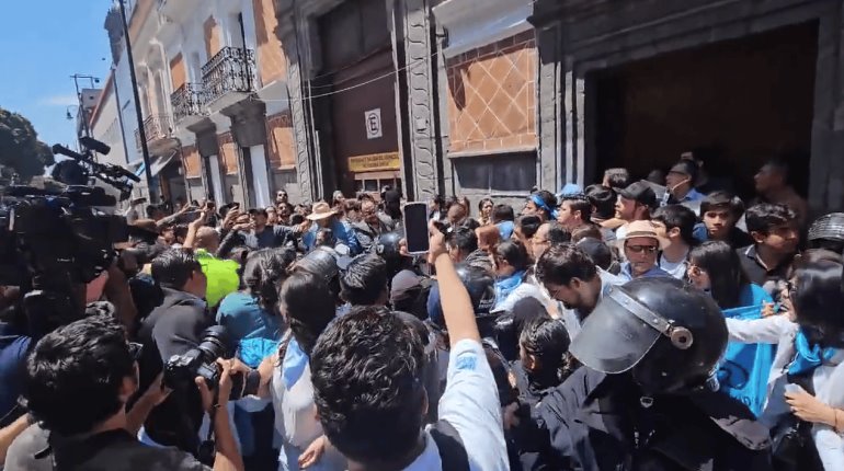 Entre protestas, Congreso de Puebla despenaliza aborto