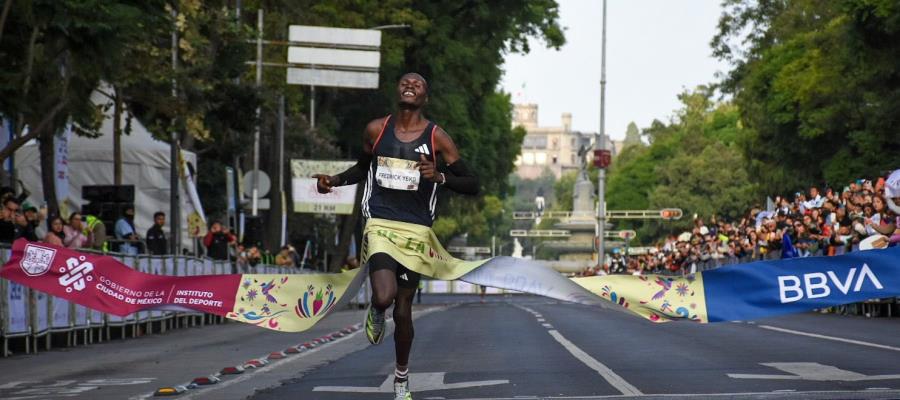 Legión keniana se lleva Medio Maratón de CDMX que reunió a 30 mil atletas