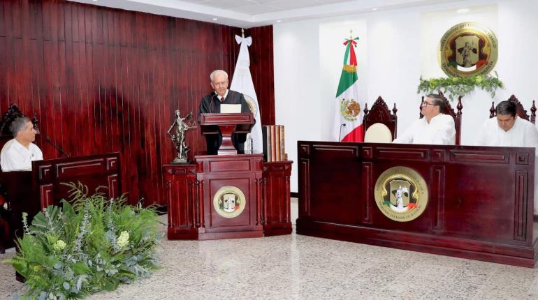 Enrique Priego Oropeza presenta su informe frente al Poder Judicial