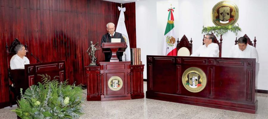 Enrique Priego Oropeza presenta su informe frente al Poder Judicial