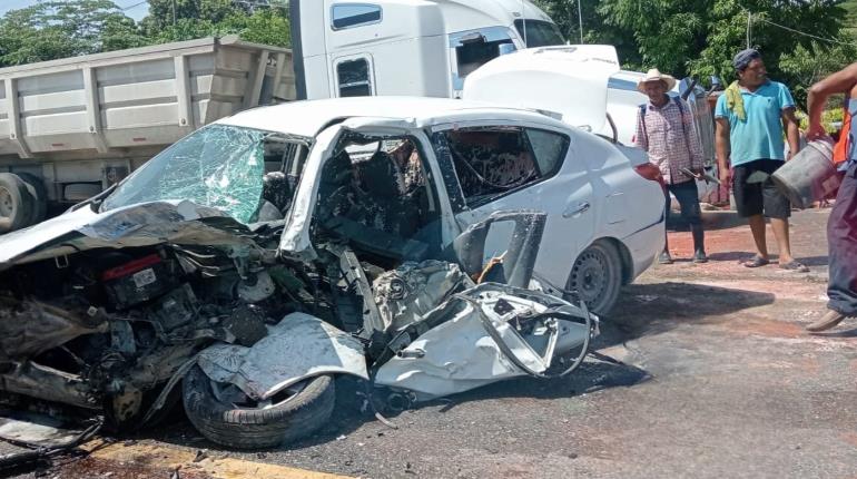 Un muerto deja choque entre auto y vehículo pesado en la Villahermosa -  Macuspana