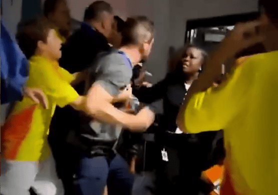 Arrestan a presidente de Federación Colombiana de Futbol por liarse a golpes en final de Copa América