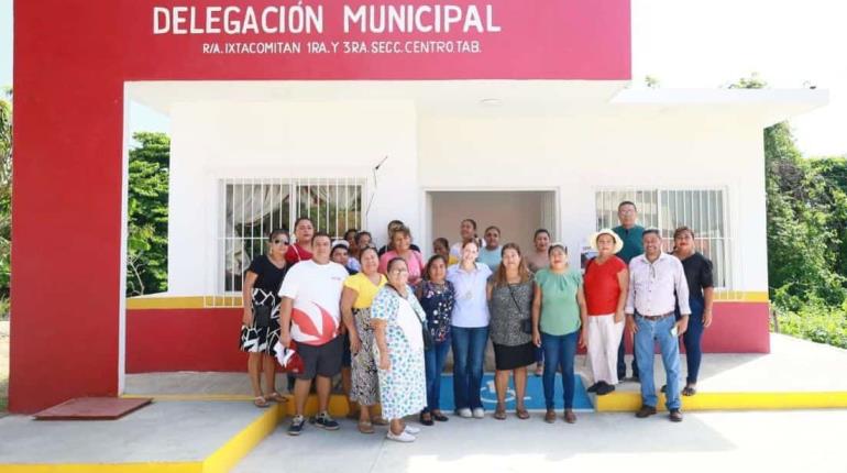 Entrega Centro nueva delegación municipal en Ixtacomitán y repavimentación en Boquerón