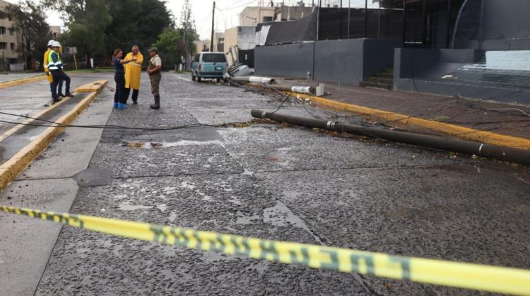 Tormenta causa inundaciones en Zapopan; agua alcanzó un metro de altura