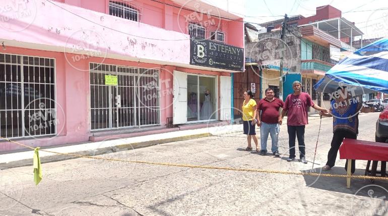 Otra vez recurren ciudadanos a bloqueo de calle por fallas en el servicio eléctrico