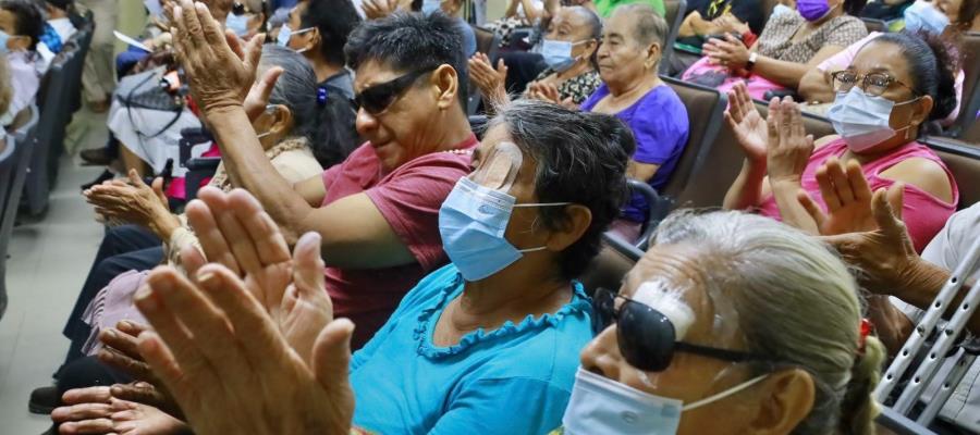 Realizan en Centro segunda jornada de cirugías de cataratas a adultos mayores