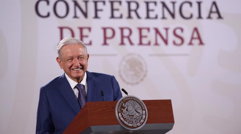 "Lo estoy leyendo": AMLO felicita a Beatriz Gutiérrez Müller por nuevo libro