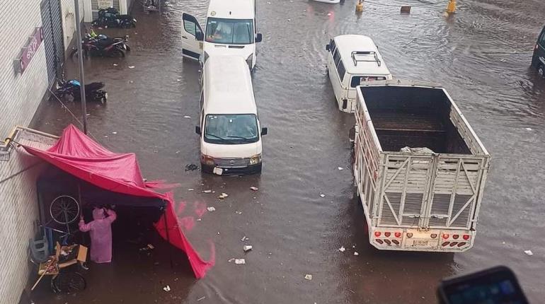 ¡Otra vez! Lluvias afectan calles, transporte e inmuebles en CDMX