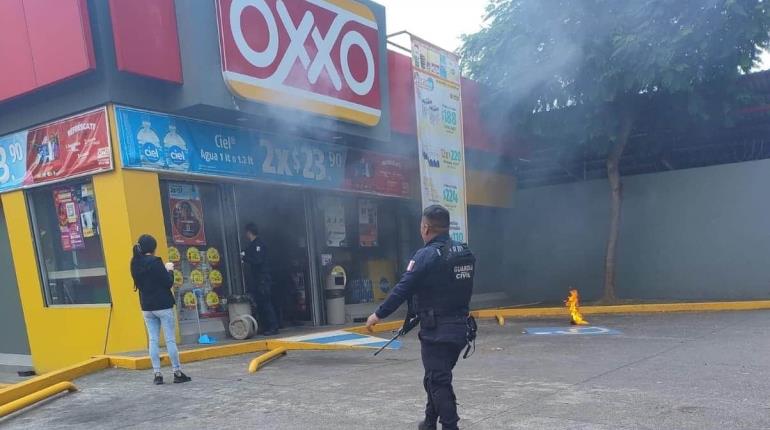 ¡Arde Uruapan, Michoacán! Lanzan bombas a tiendas y queman vehículos