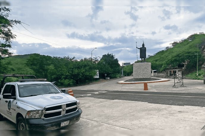 Comando secuestra a toda una familia en Guerrero