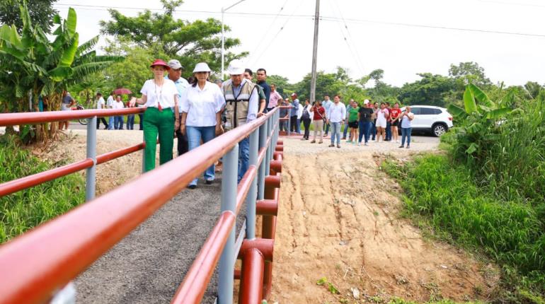 Inaugura Centro nueva biblioteca y obras viales en zona rural