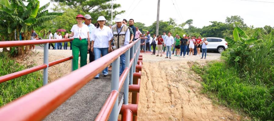 Inaugura Centro nueva biblioteca y obras viales en zona rural