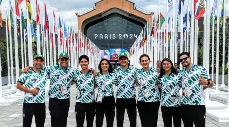 Equipo mexicano de tiro con arco y boxeo llegan a la Villa Olímpica