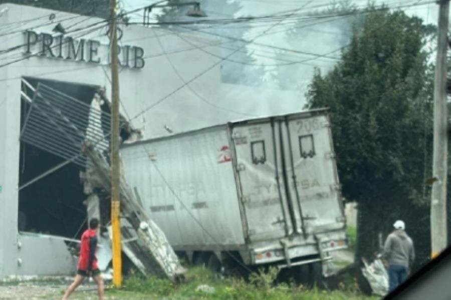 Aparatoso accidente deja 3 muertos en la México-Toluca 