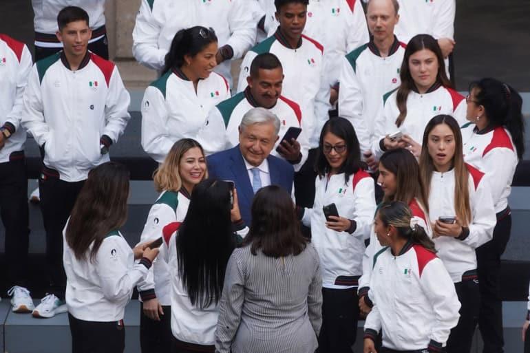 Ya tenemos sus apoyos" AMLO envía motivación a deportistas mexicanos en Juegos Olímpicos