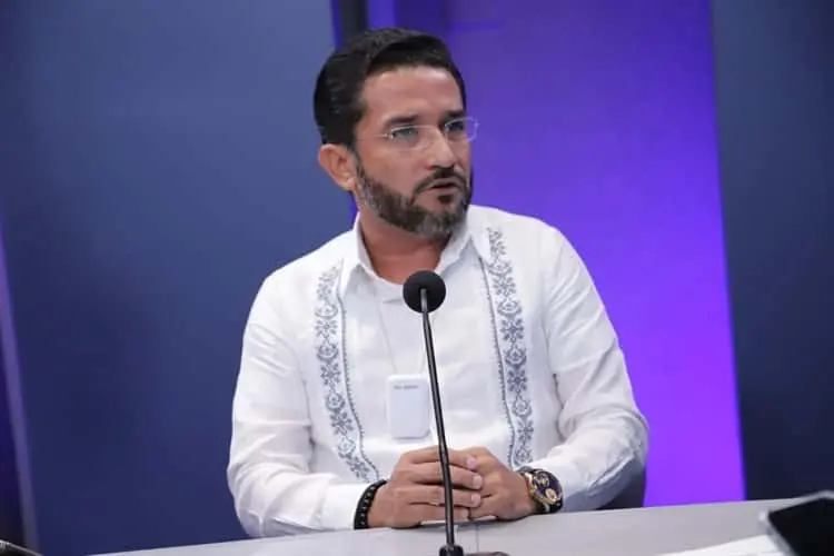 Se registra Eric Garrido por la coordinación de Morena en Jonuta