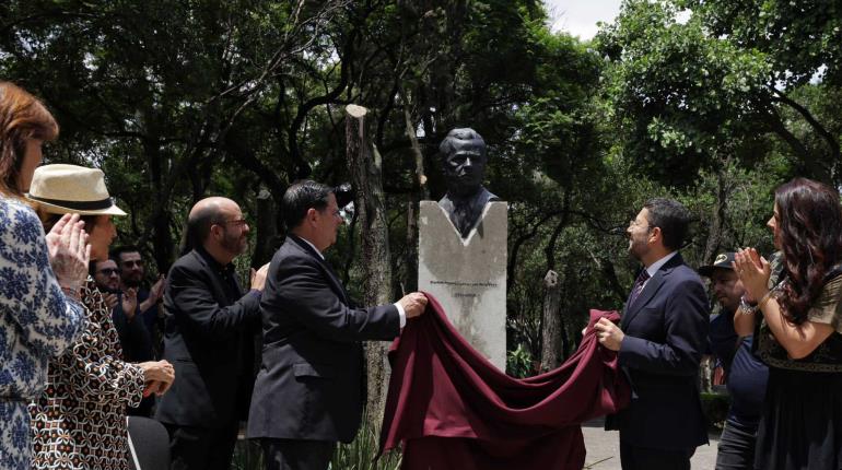 A 91 años de su natalicio, develan escultura de Porfirio Muñoz Ledo en CDMX