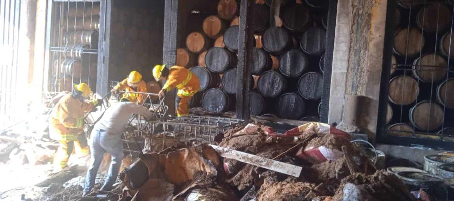 Van 6 muertos por explosión en fábrica de tequila en Jalisco