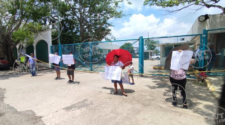 Protestan en instalaciones de CFE en Prados y en Jalpa