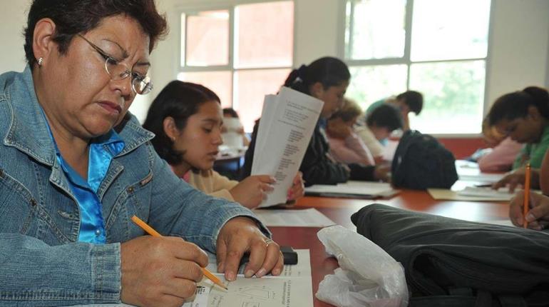 IEAT llama a mayores de 15 años a concluir primaria y secundaria