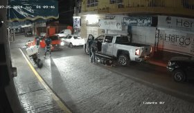 Comando despoja a hombre de camioneta en Comalcalco