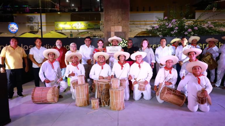 Premia Ayuntamiento de Centro a concursantes del Segundo Encuentro Municipal de Música Autóctona