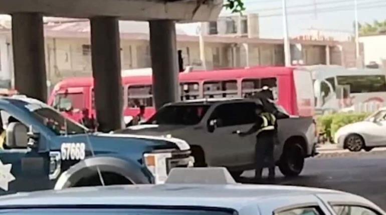 Captan altercado entre automovilista y elemento de la PEC en Villahermosa